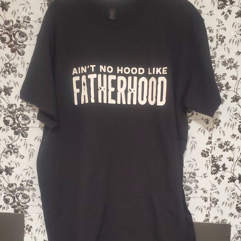 Grunge 'Ain't No Hood Like Fatherhood' T-Shirt